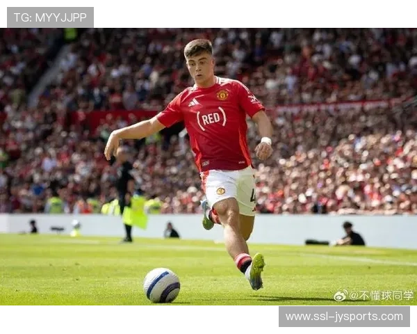 曼联马拉西亚时隔一年复出，左后卫位置添深度